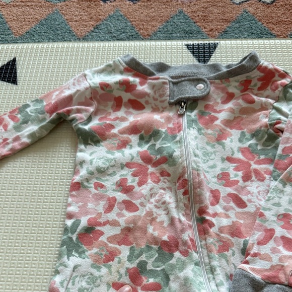 Burt's Bees|FREE w kids purchase,Baby girl Pink & Green Floral Footie pajamas••• - Picture 2 of 6